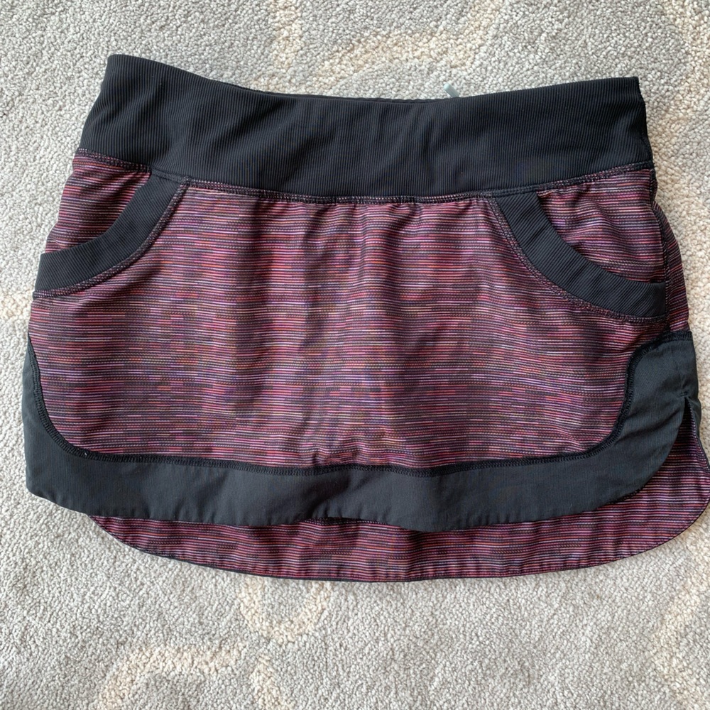 LuluLemon hotty hot running skirt - size 6